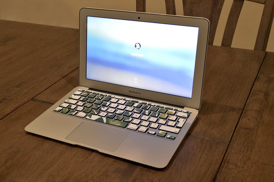 How to Use a MacBook Air Screen Protector: 9 Useful Tips