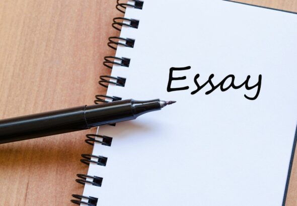 which question can help a writer analyze a prompt and develop a claim for an argumentative essay?