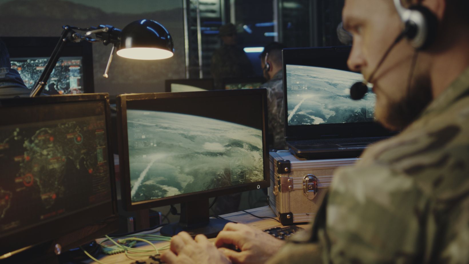 commanders use intelligence to _____. (select all that apply.)