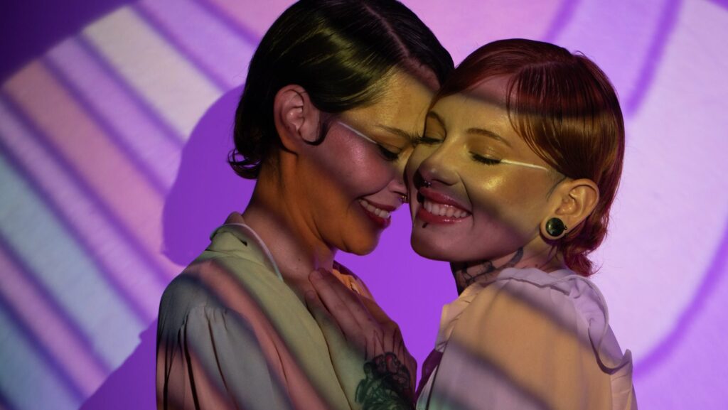Gay .de: Navigating LGBTQ+ Online Spaces in Germany