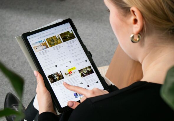The Influence of Mobile Technology on Digital Content Consumption