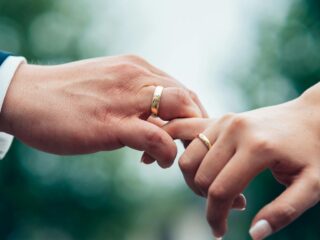 The Smart Bride’s Guide to Lab-Created Diamond Engagement Rings The Smart Bride’s Guide to Lab-Created Diamond Engagement Rings