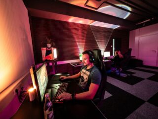 How to Manage Multiple Cyber Cafe Locations Without Losing Your Mind