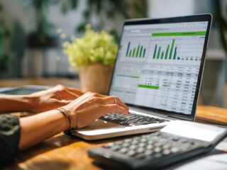 How to Choose the Right Financial Account Aggregator