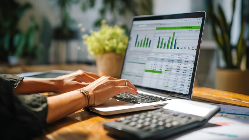 How to Choose the Right Financial Account Aggregator