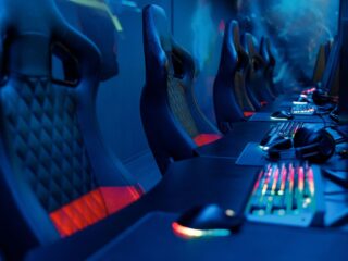 The Role of Esports in Mainstream Entertainment: From Twitch to Major TV Networks