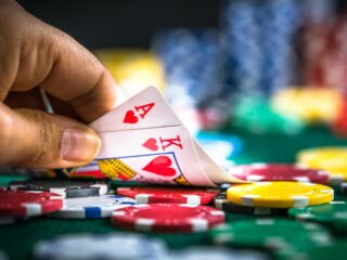 The “Clean Exit” Method: Keeping Gambling Private on Shared Devices in 2026