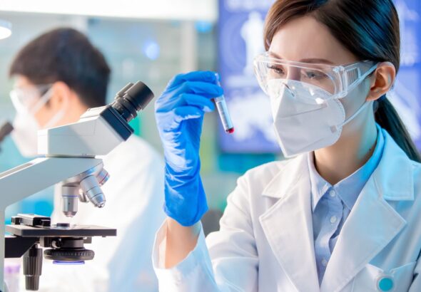 Long-Term Zanubrutinib Data in High-Risk CLL Subgroups 